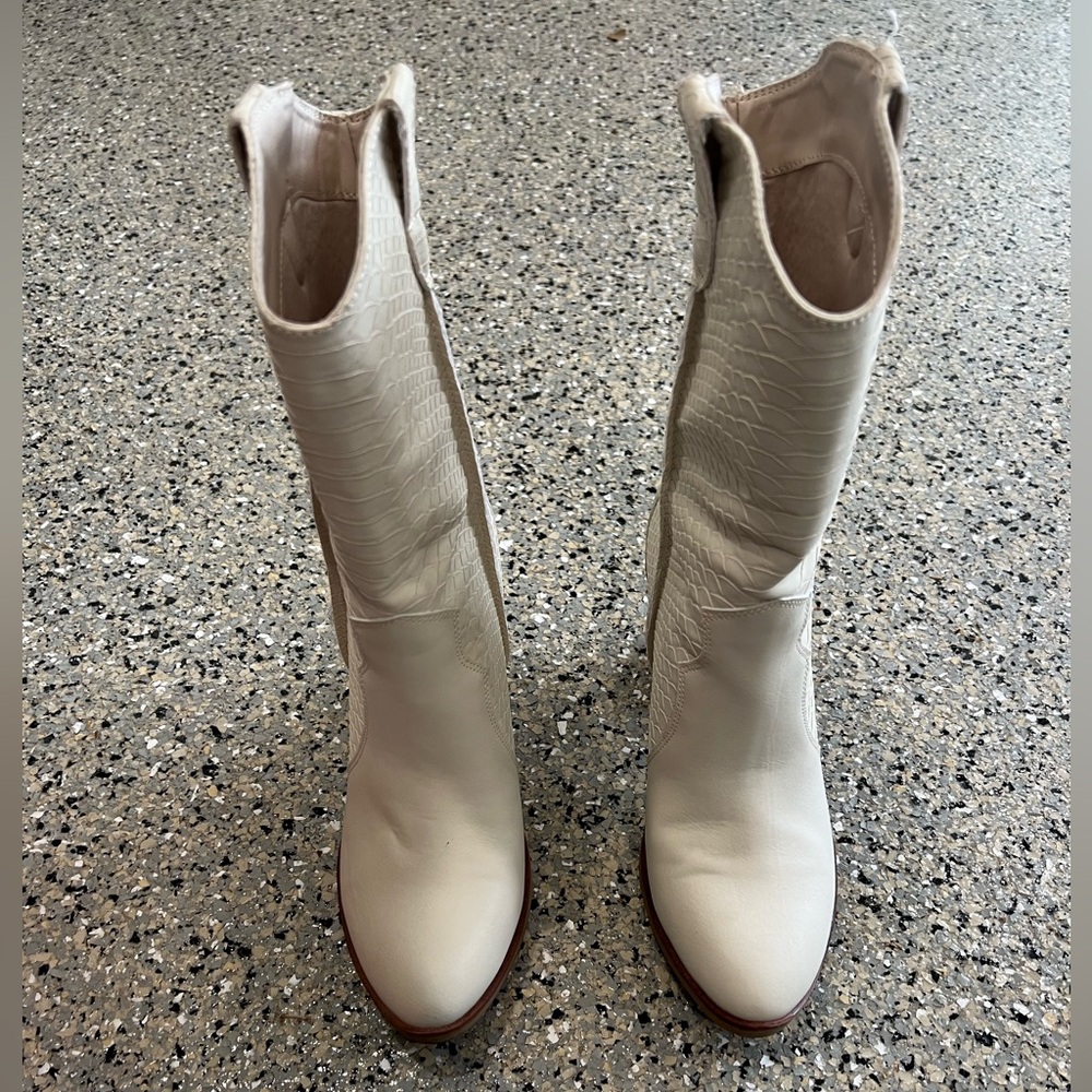 Mia Women's Cream Mid-Calf Leather Boots